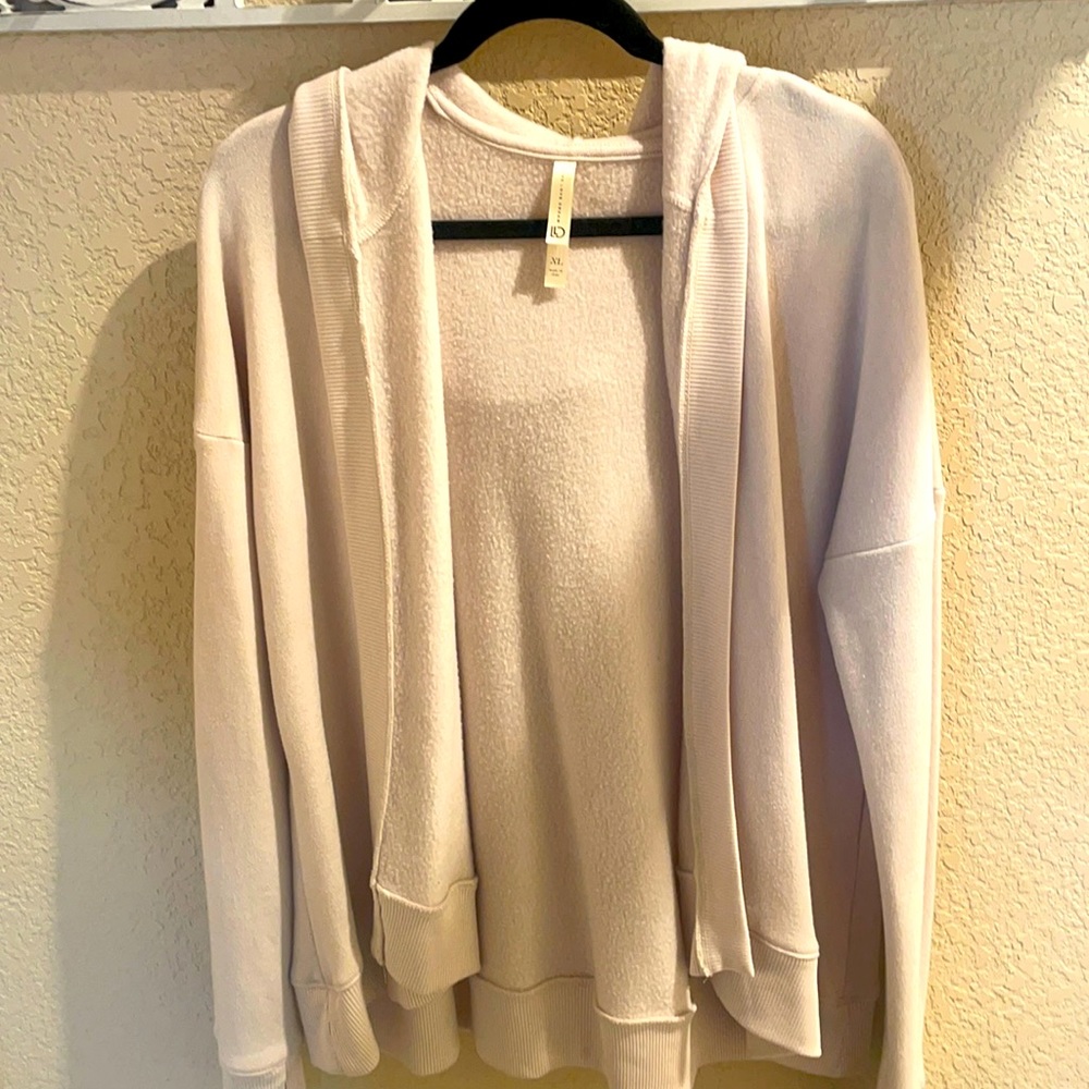 Women’s Aeropostale XL cream cover up sweater